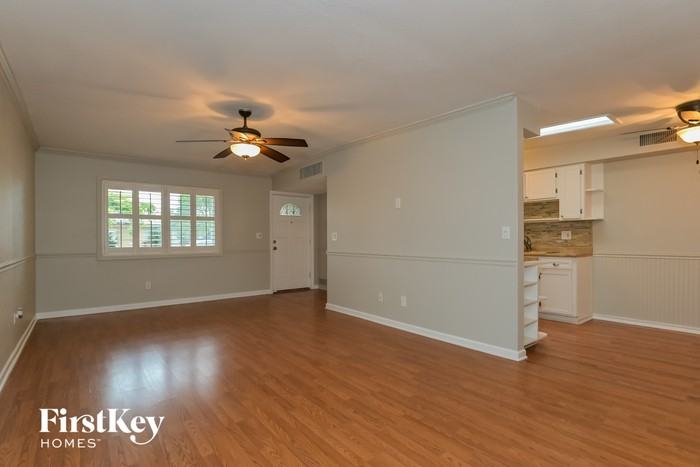 7602 E David Dr - Photo 3 of 15