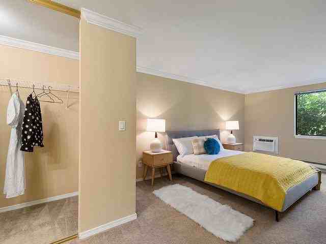 11330 Ne 36th Pl - Photo 2 of 19