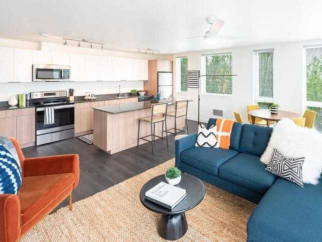 1601 S Lane St - Photo 5 of 31