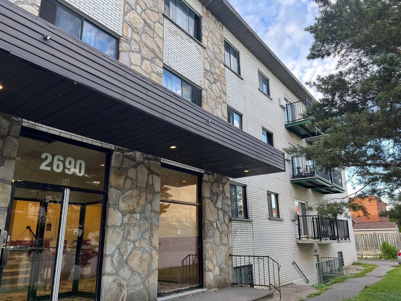 26502690 LouisParé Lachine Apartments 2650 Rue LouisParé, Montréal