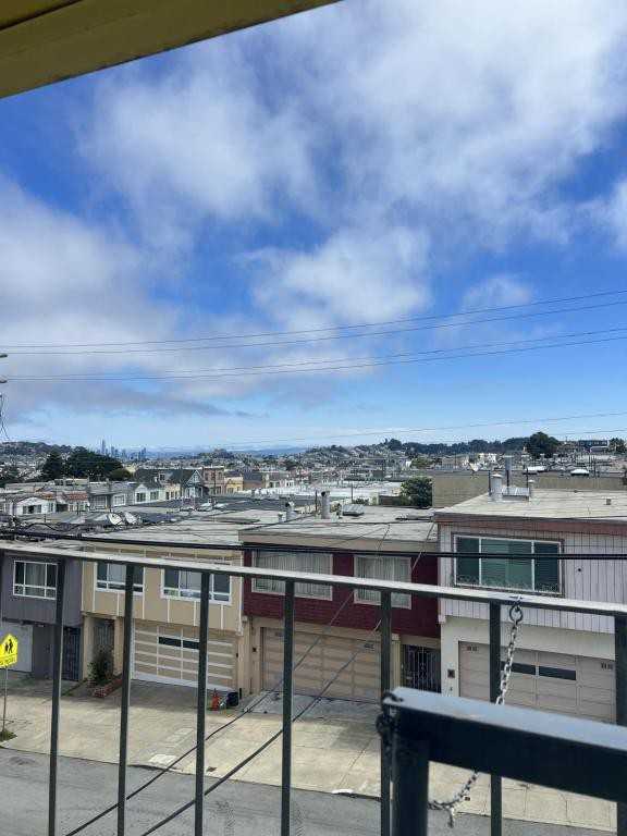 230 Lowell St Apt 6 - Photo 4 of 27