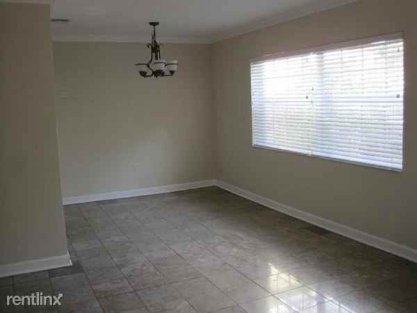 321 Fordham Dr - Photo 2 of 8