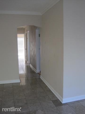 321 Fordham Dr - Photo 3 of 8