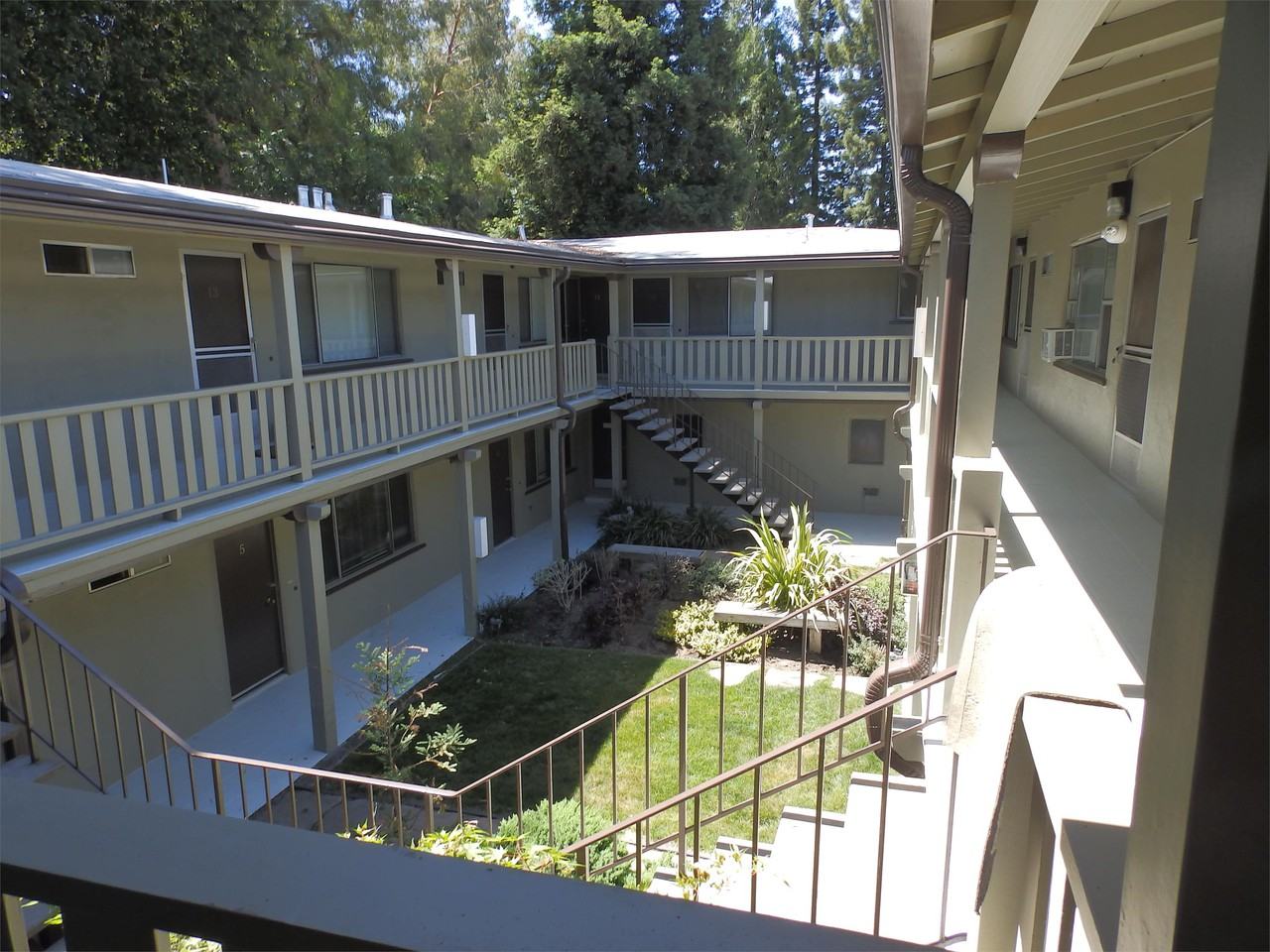 80 Lafayette Cir #14 - Photo 2 of 5