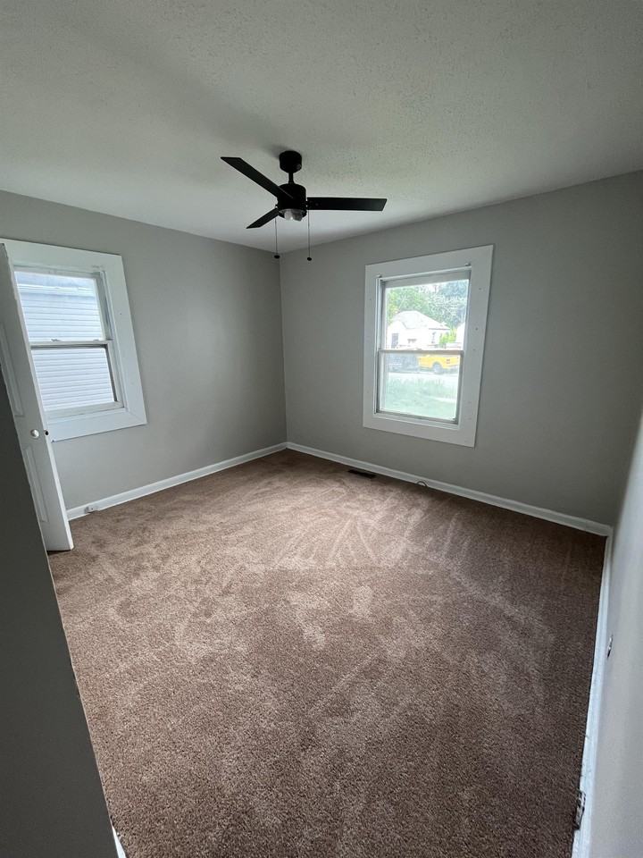 574 Ralston St #1 - Photo 2 of 10