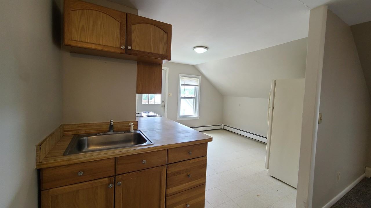 28 Tracy Ave #E - Photo 2 of 16