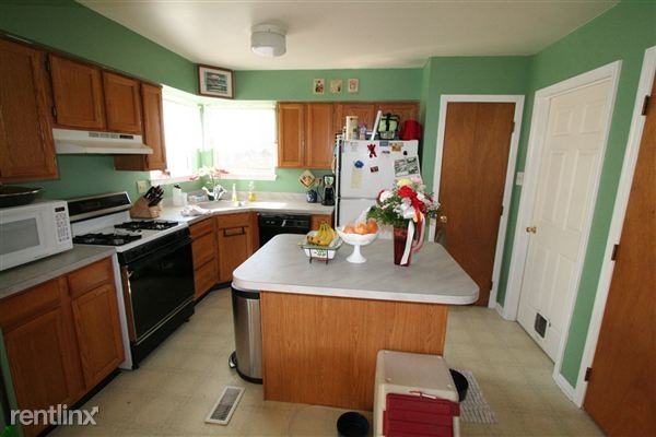 218 Jackson ave - Photo 2 of 10