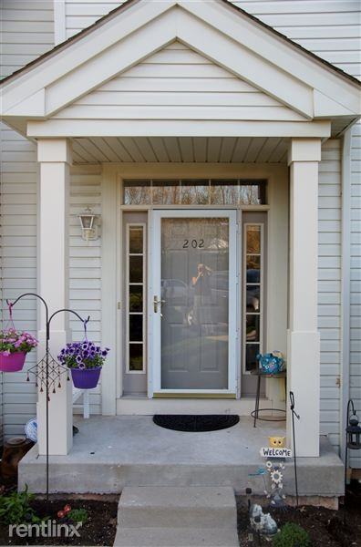 202 Dresher Woods Dr - Photo 2 of 10