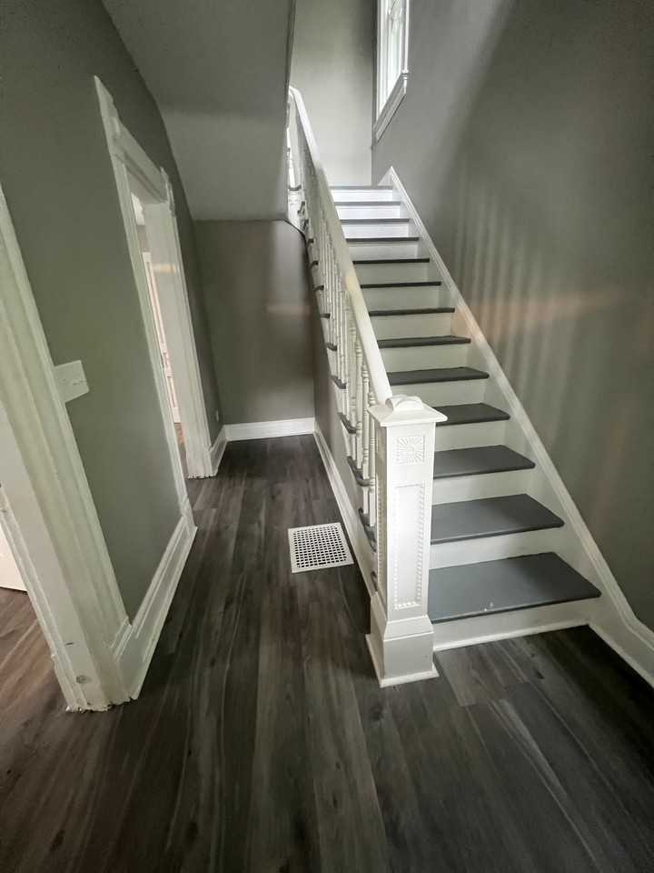 152 Meridian St - Photo 2 of 11