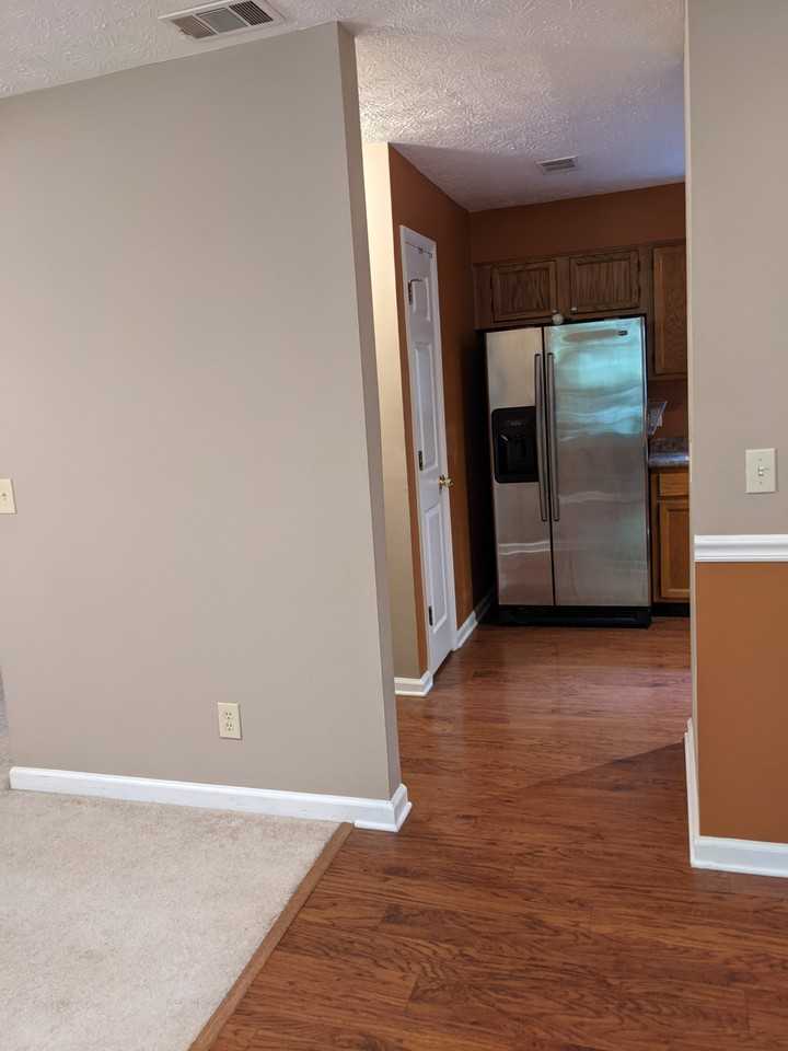 2539 Oakridge Pl #2539 - Photo 2 of 16