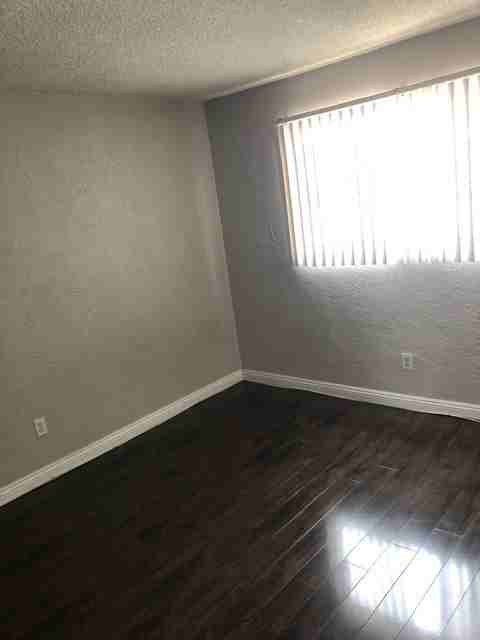3901 Green Ave #C - Photo 3 of 7