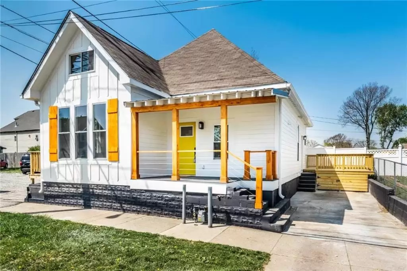 918 S State Ave - Photo 2 of 25