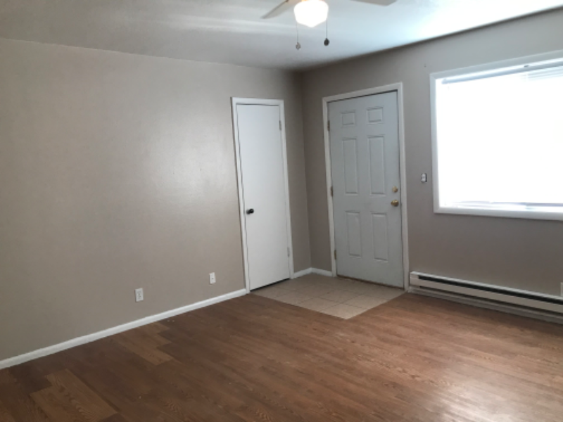 372 Holstein St - Photo 2 of 13