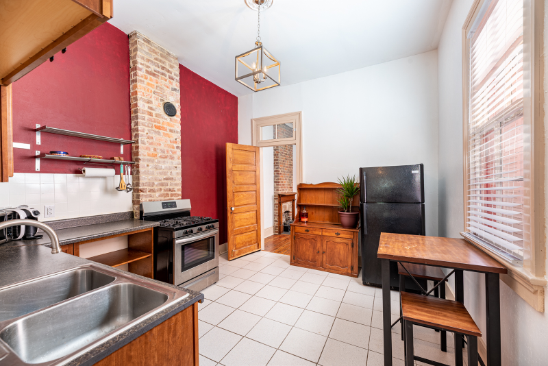 2824 Banks St - Photo 6 of 14