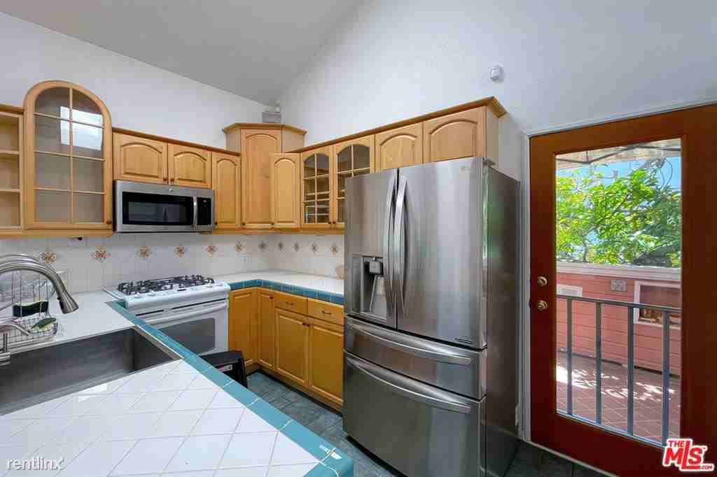 4177 Duquesne Ave - Photo 2 of 10