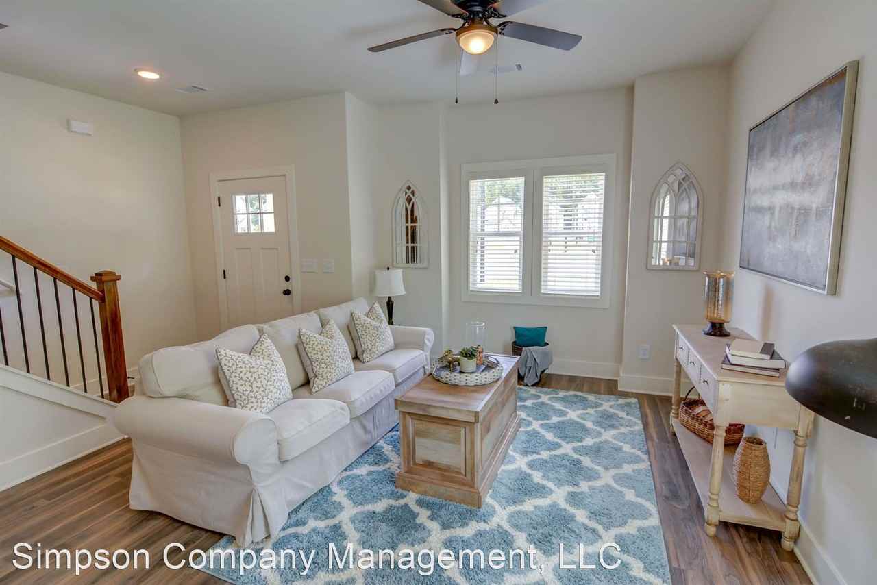3 Bedroom Cottage Close to University of North Georgia! - Photo 2 of 13
