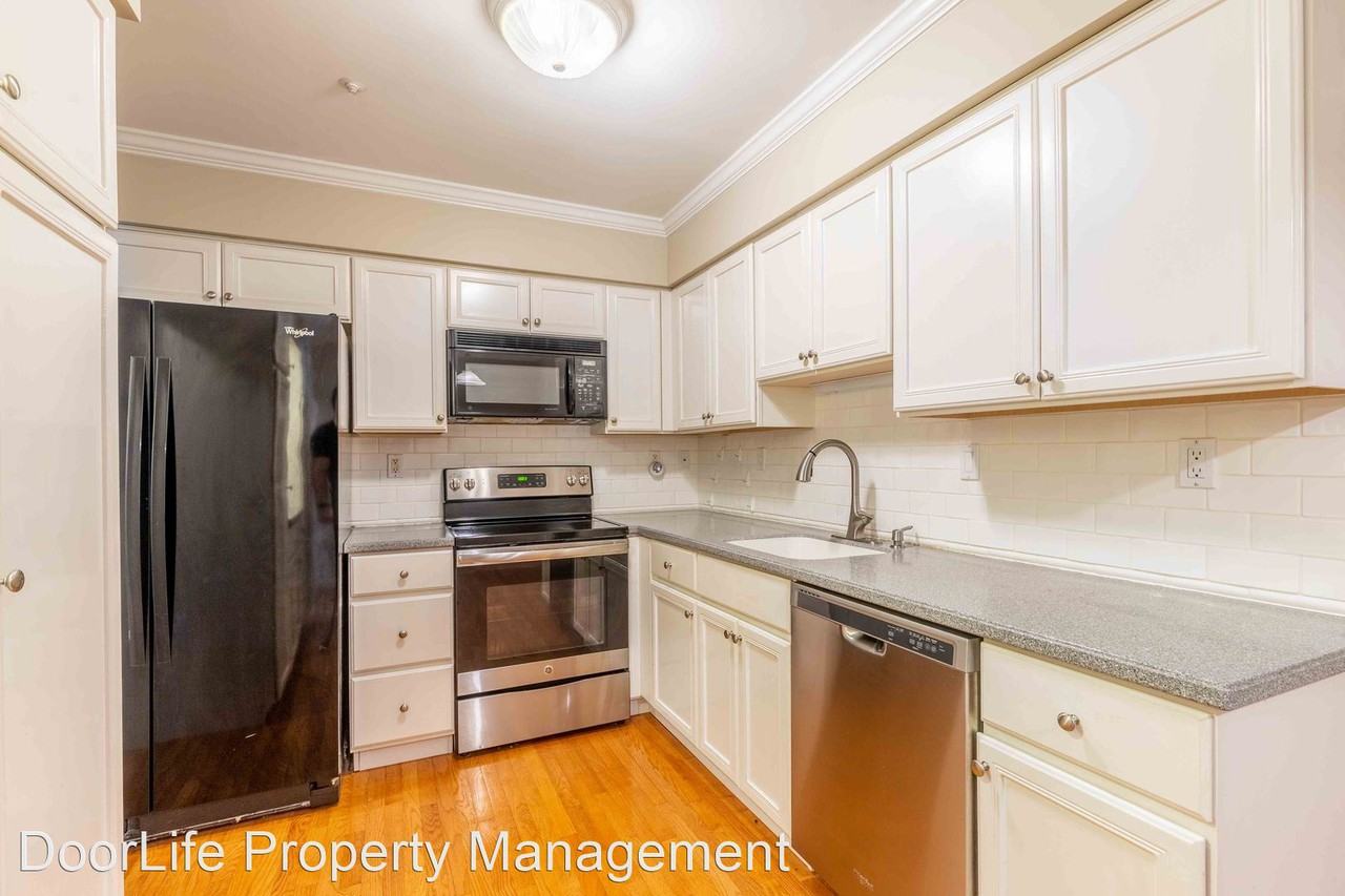 322 Newport Pl - Photo 3 of 34