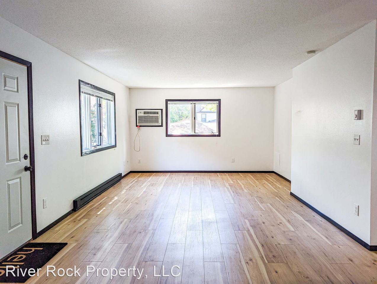 915 9th St S - Photo 2 of 16