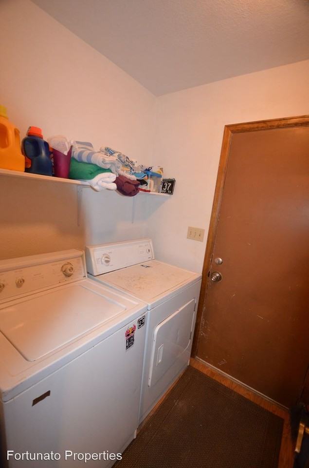 691 Blue River Rd - Photo 2 of 17