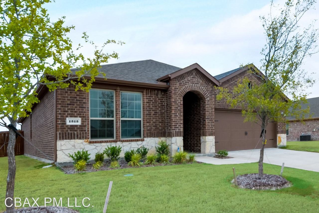 1313 Elderberry Dr - Photo 2 of 21