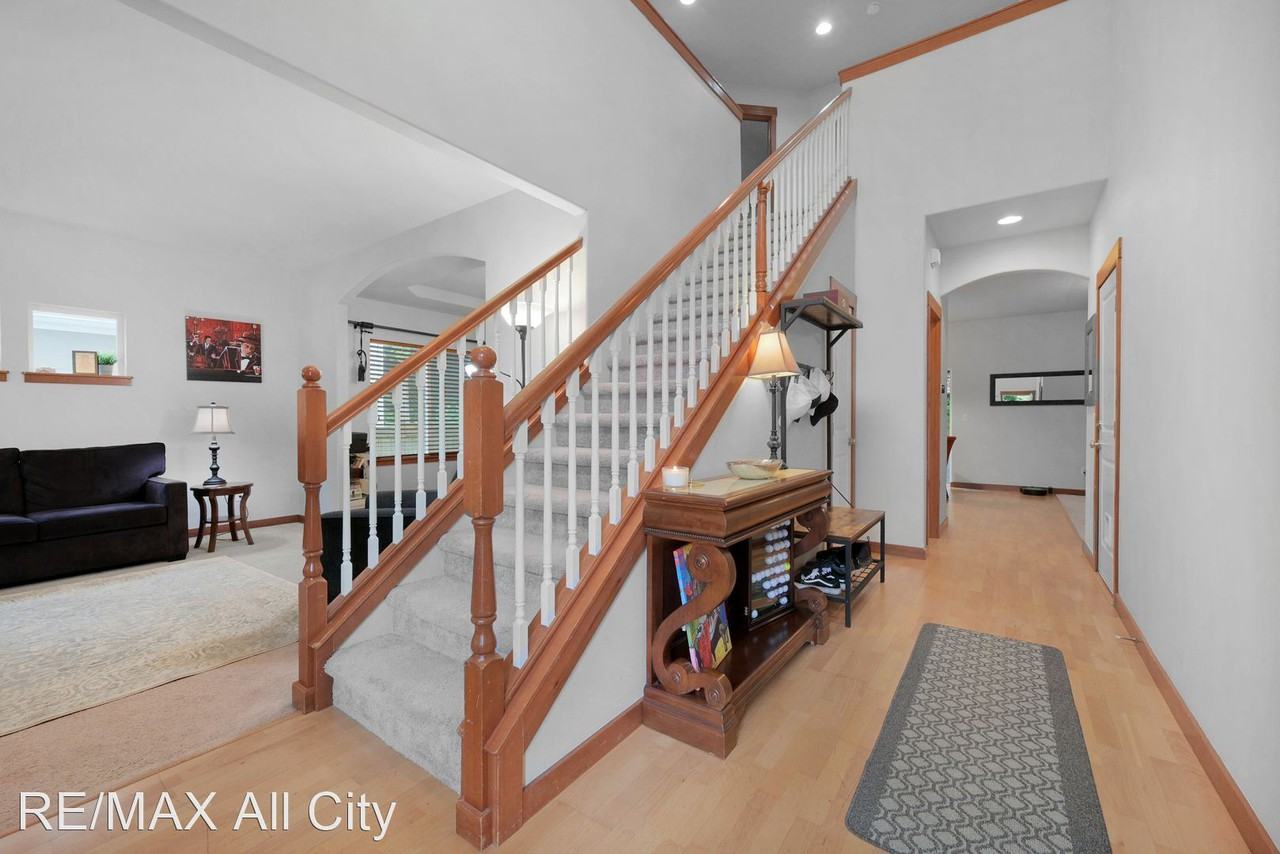 1330 Weaver Way - Photo 3 of 37