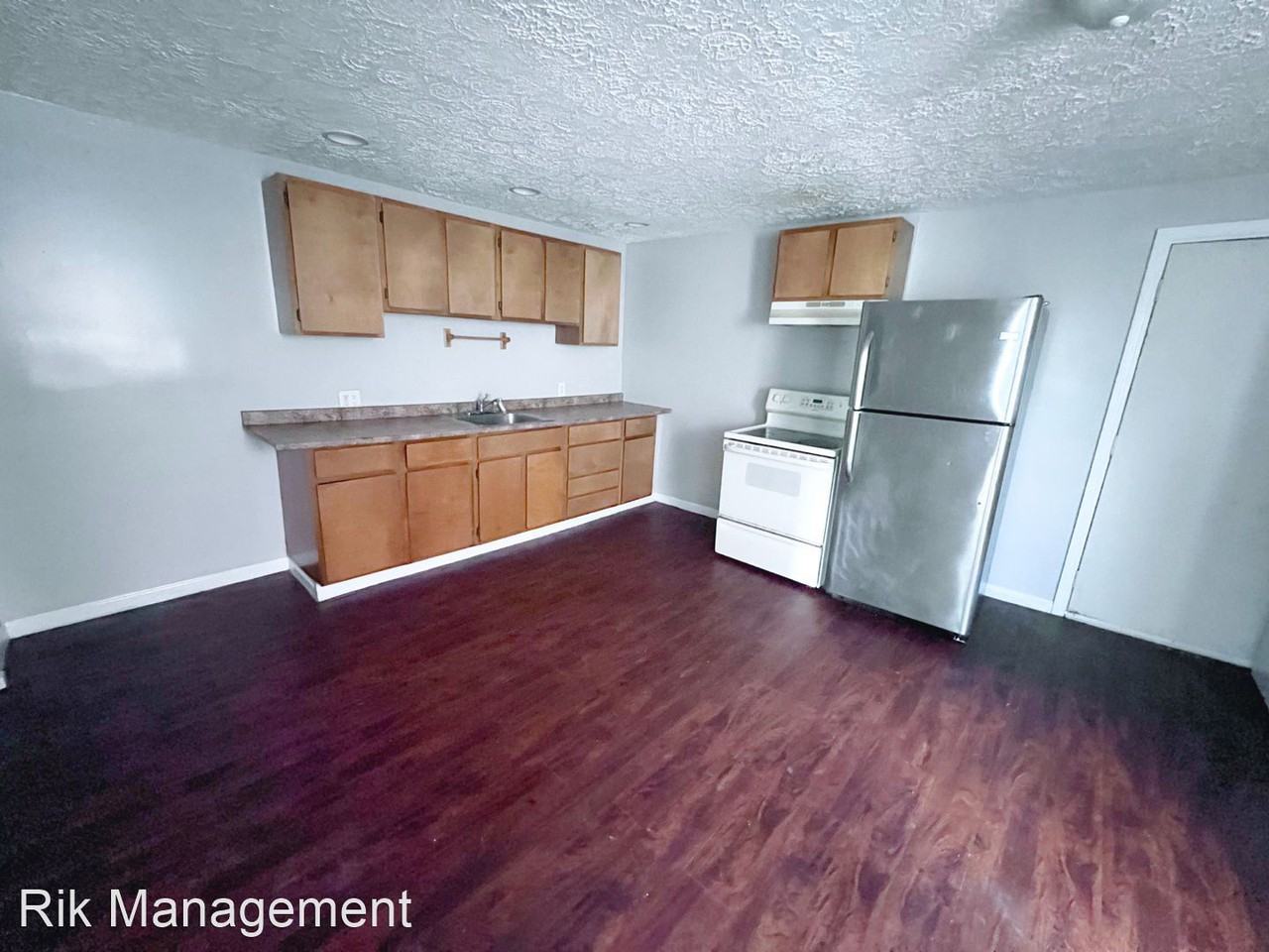 416 Maple St - Photo 2 of 18