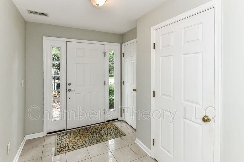 19893 Ridgecrest Sq - Photo 2 of 37