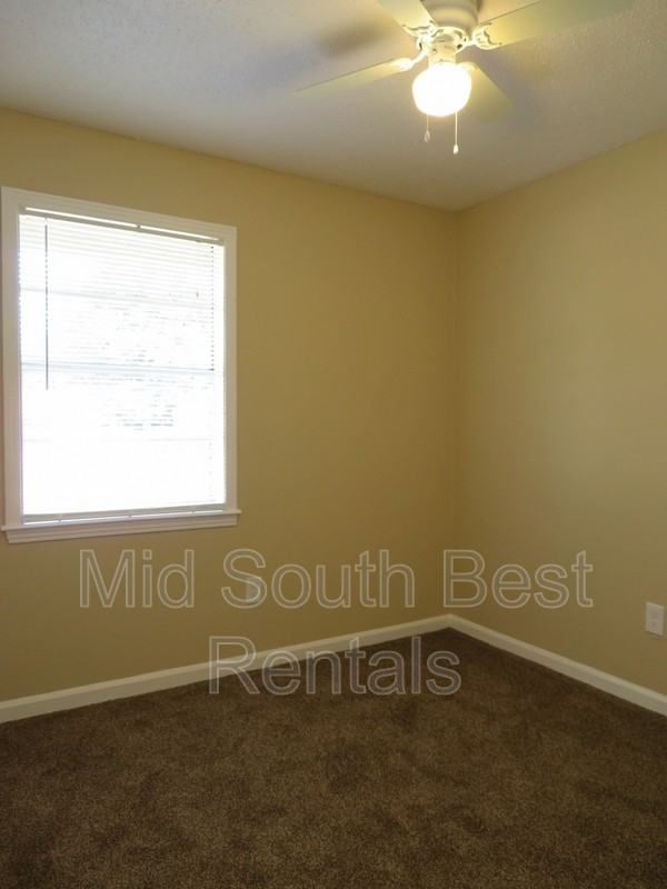 605 Frayser Dr - Photo 4 of 7