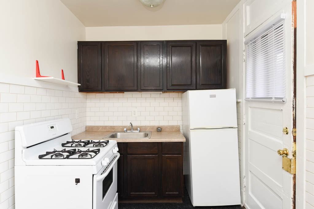 1749 W Devon Ave #3 - Photo 2 of 21