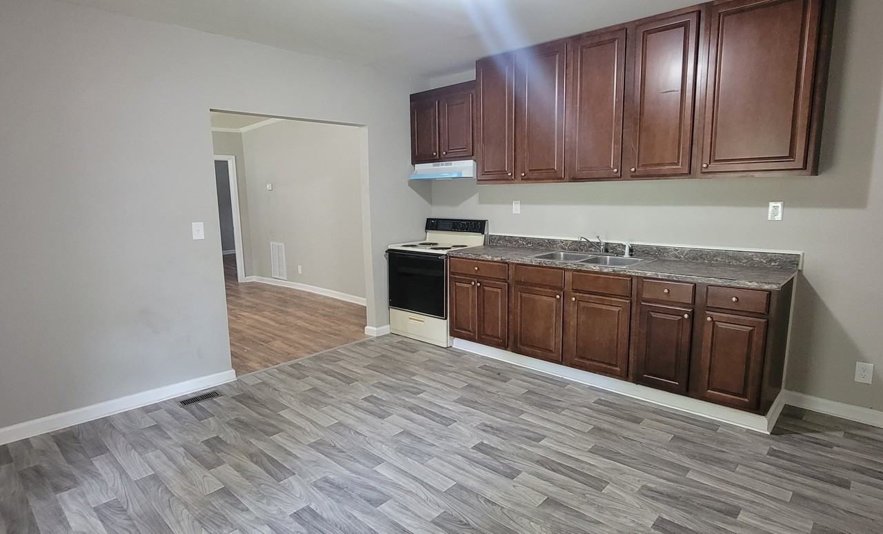 818 Frederick St - Photo 3 of 22