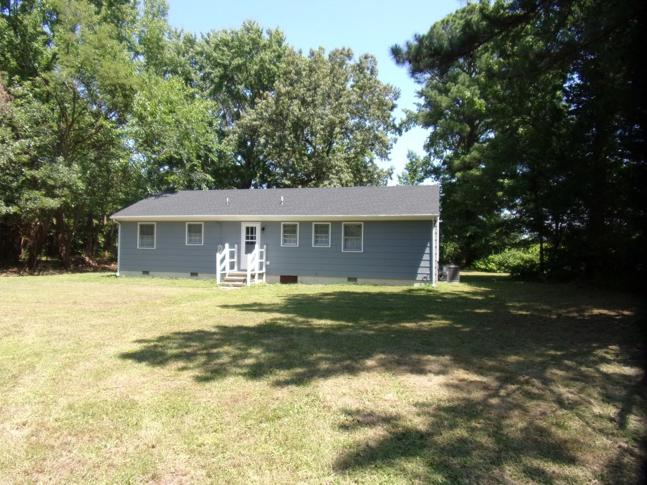 1185 Erica Rd - Photo 2 of 16