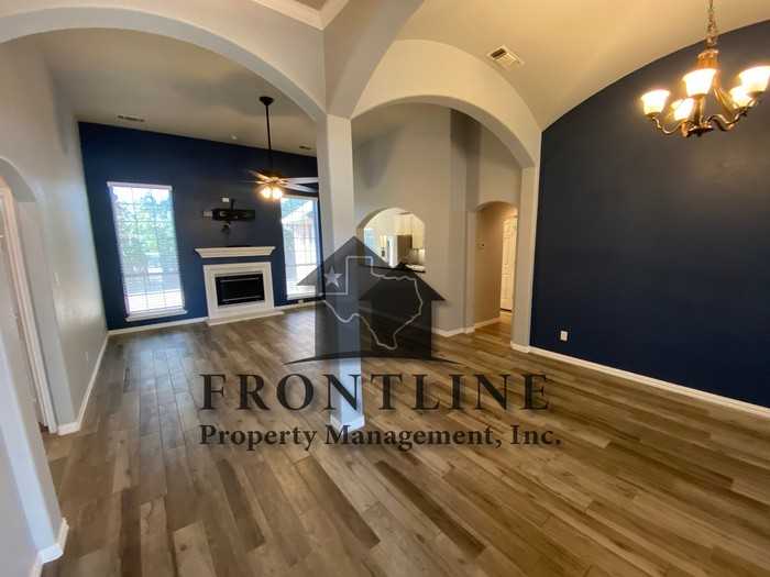 8216 Mount Shasta Cir - Photo 3 of 37