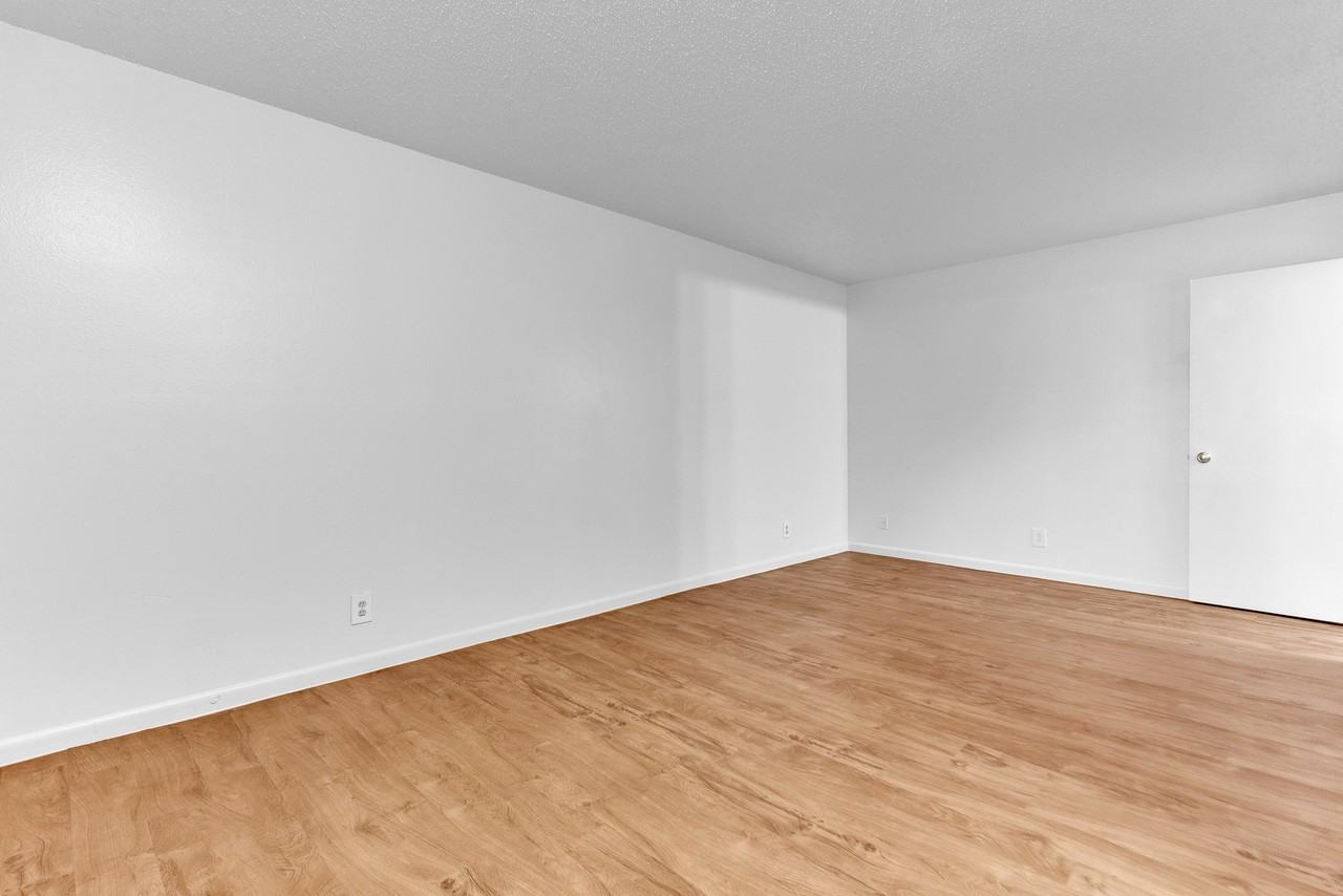 Station at Elm Creek - Photo 6 of 17