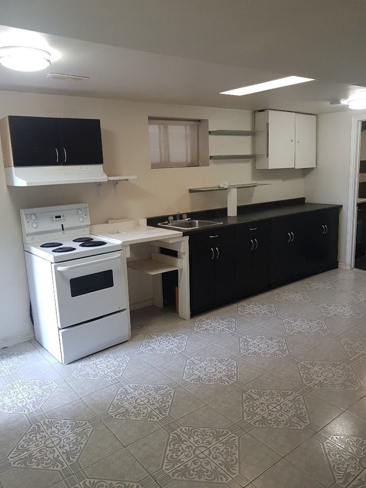 1059 Shaw Street Basement, Toronto, ON M6G 3N4 1 Bedroom Apartment for