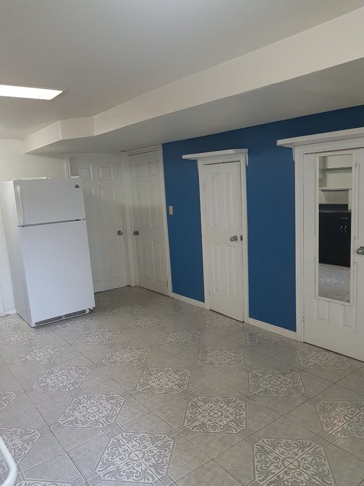 1059 Shaw Street Basement, Toronto, ON M6G 3N4 1 Bedroom Apartment for