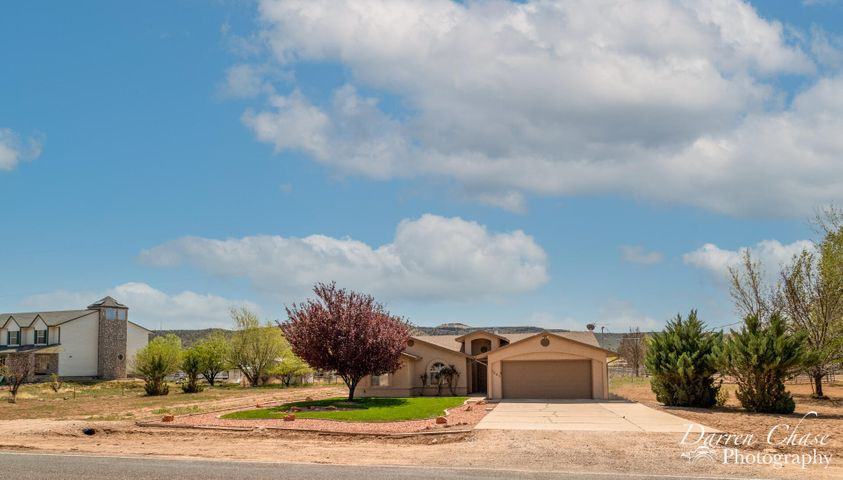 1241 W Diamond Valley Dr #1 - Photo 2 of 10