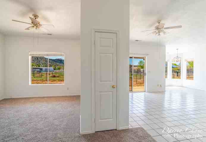 1241 W Diamond Valley Dr #1 - Photo 3 of 10