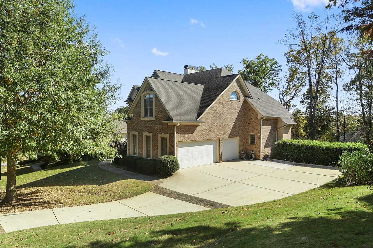 1406 Oakridge View Dr - Photo 2 of 25