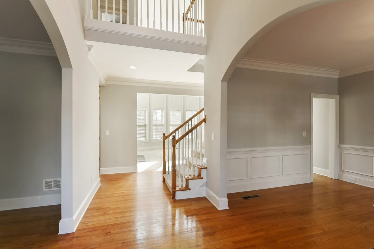 1406 Oakridge View Dr - Photo 3 of 25