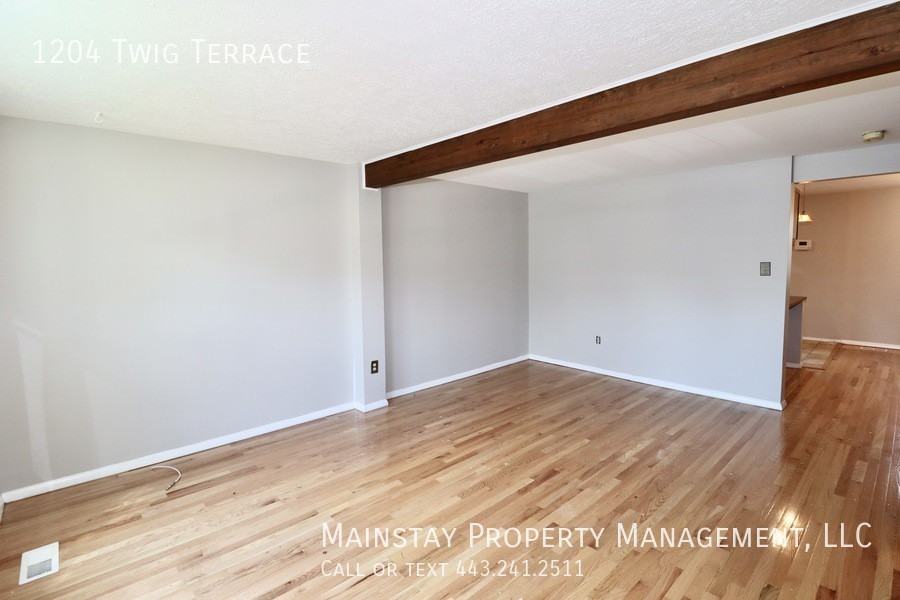 1204 Twig Ter - Photo 3 of 30