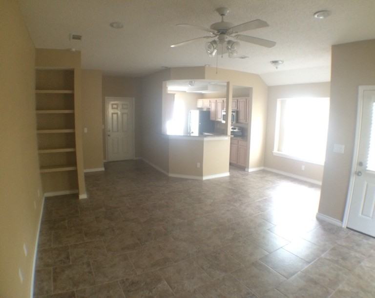 1401 Mallard Dr - Photo 3 of 12