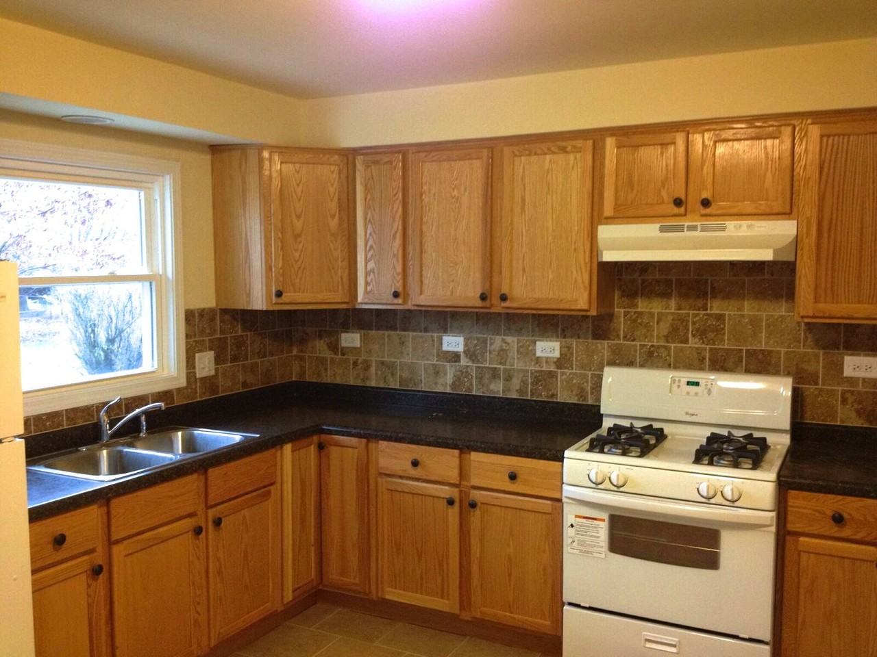 920 Westwood Dr - Photo 3 of 12