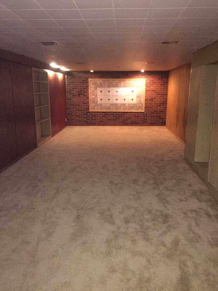 2403 Castle Dr - Photo 2 of 8