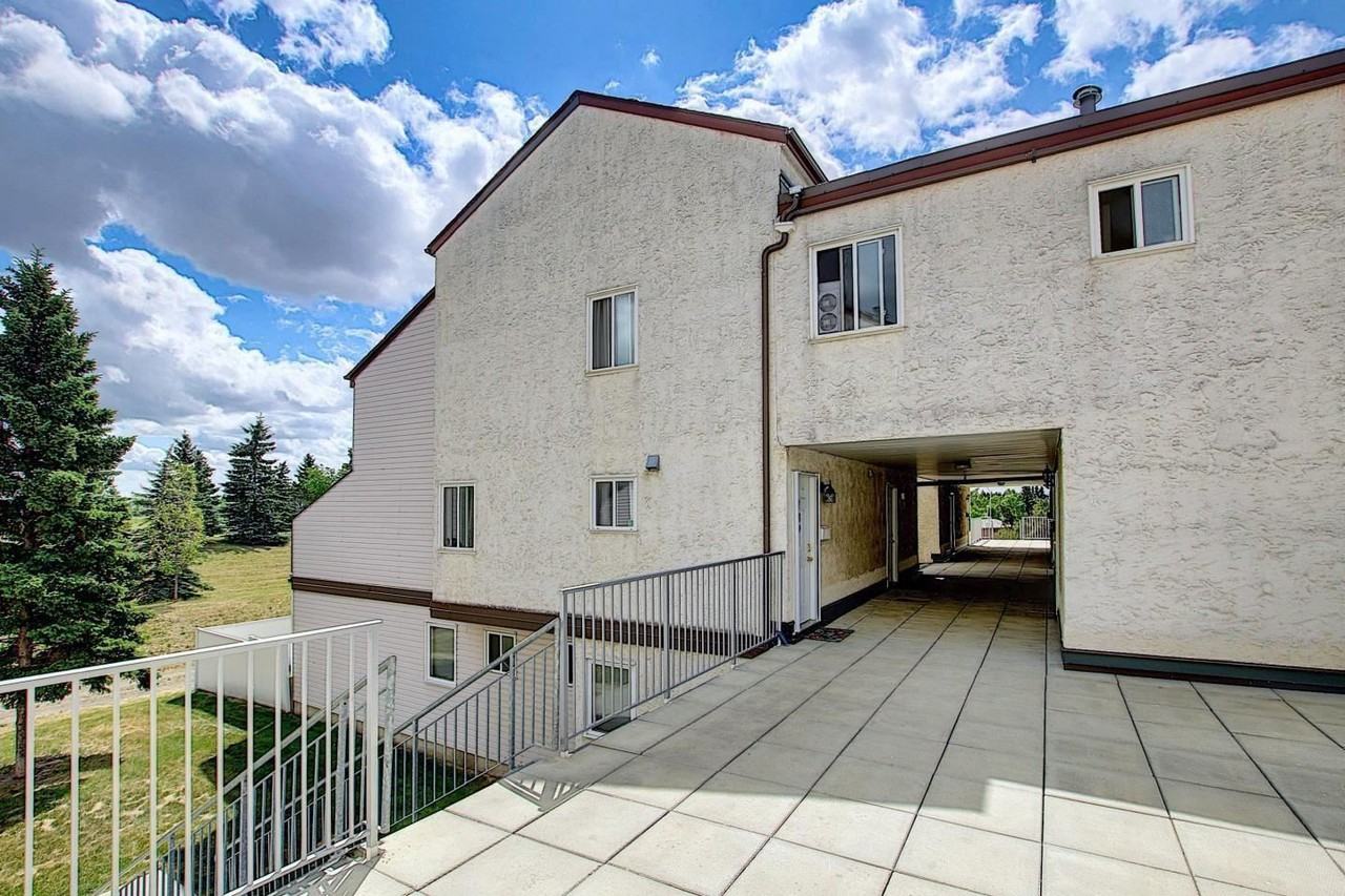 3 Bedroom 1.5 Bath in Castle Downs Apartments 145 Lancaster Terr Nw