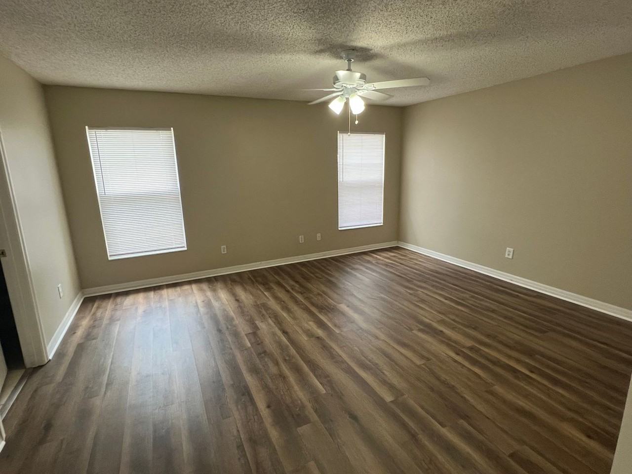 1049 Sandhill St - Photo 3 of 9