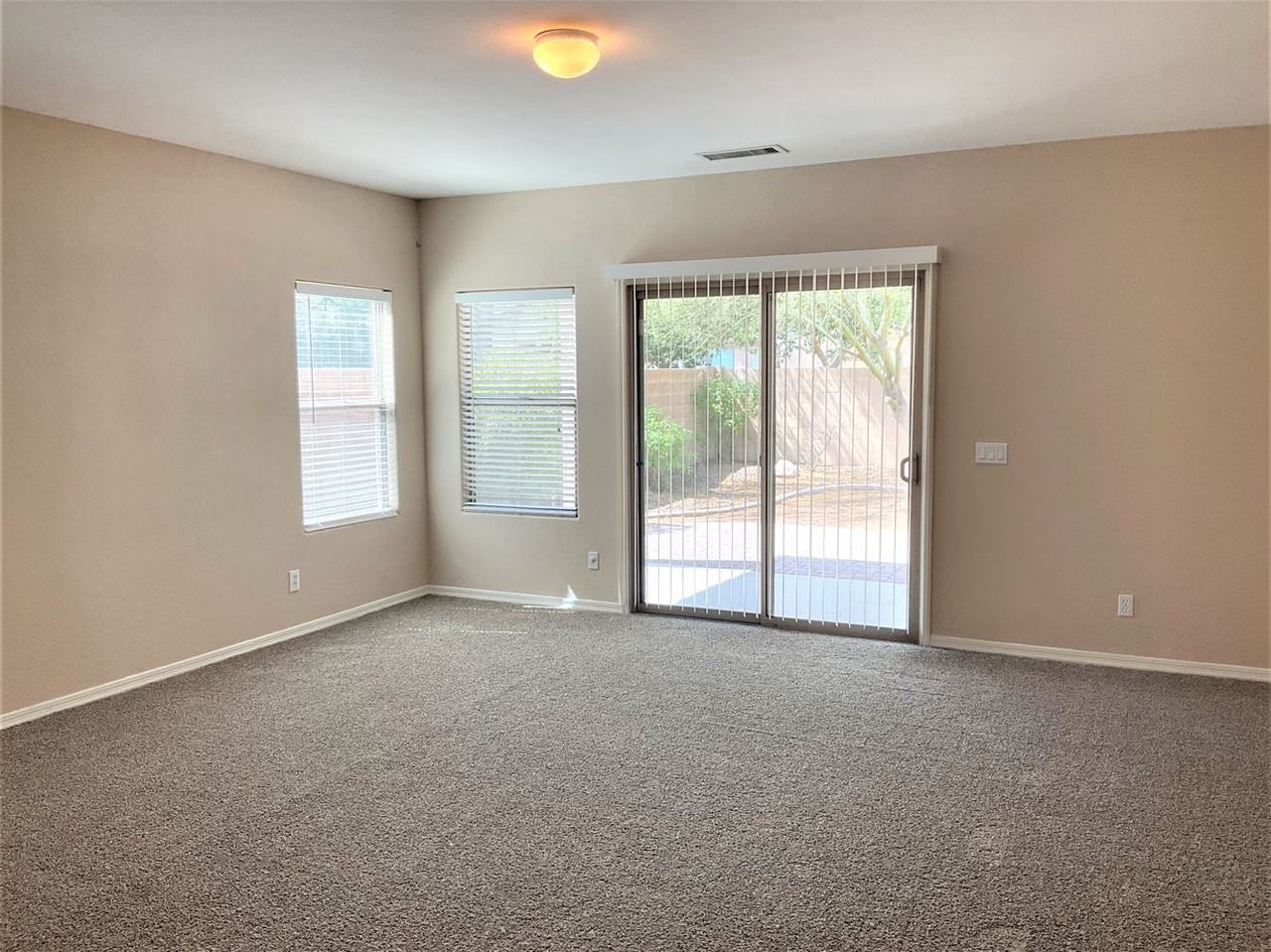 18532 W Sanna St - Photo 2 of 10