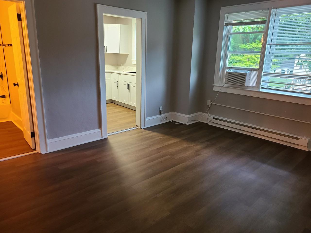 1201 Tallwood St #4 - Photo 3 of 10