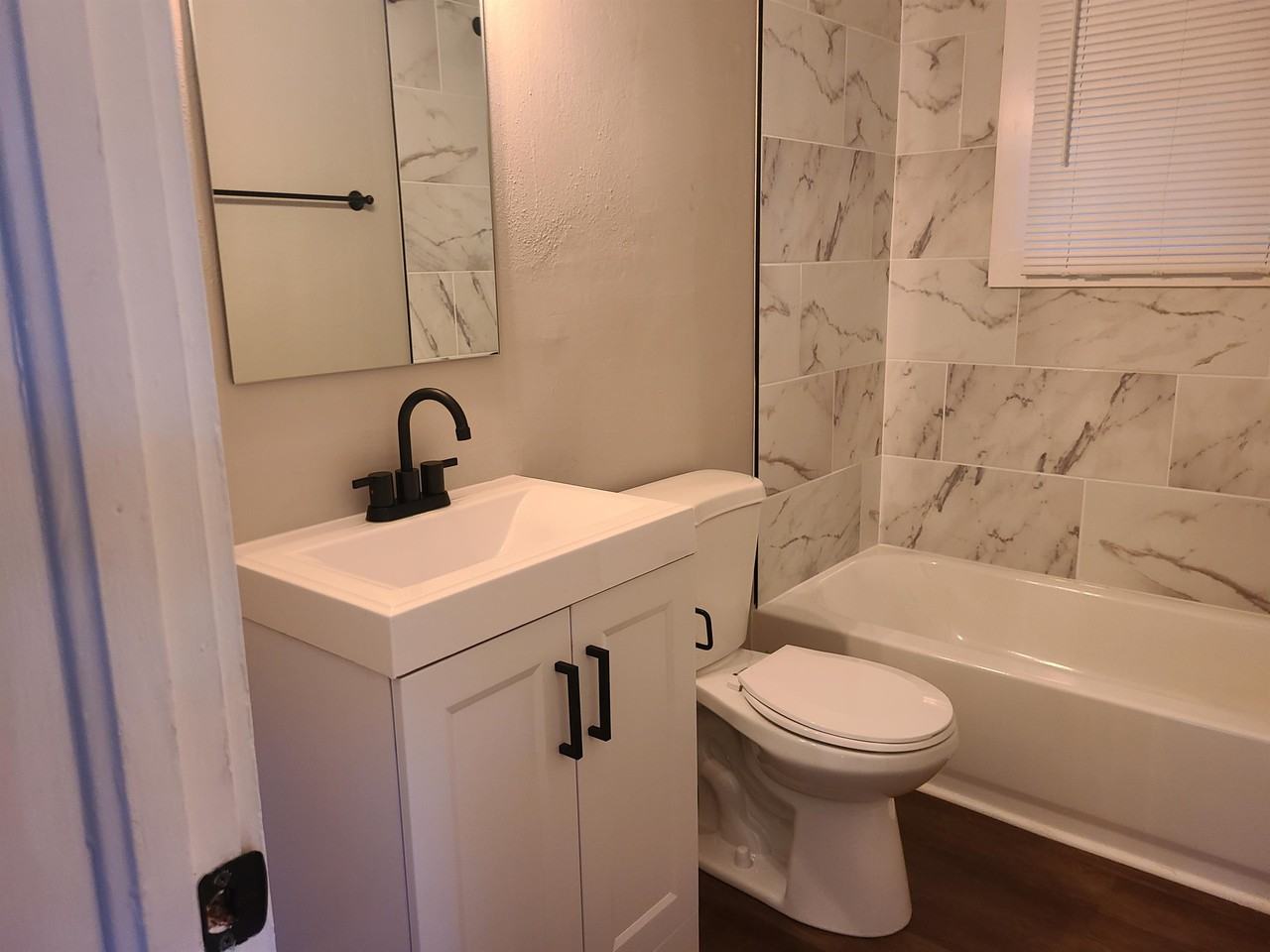 1201 Tallwood St #4 - Photo 7 of 10