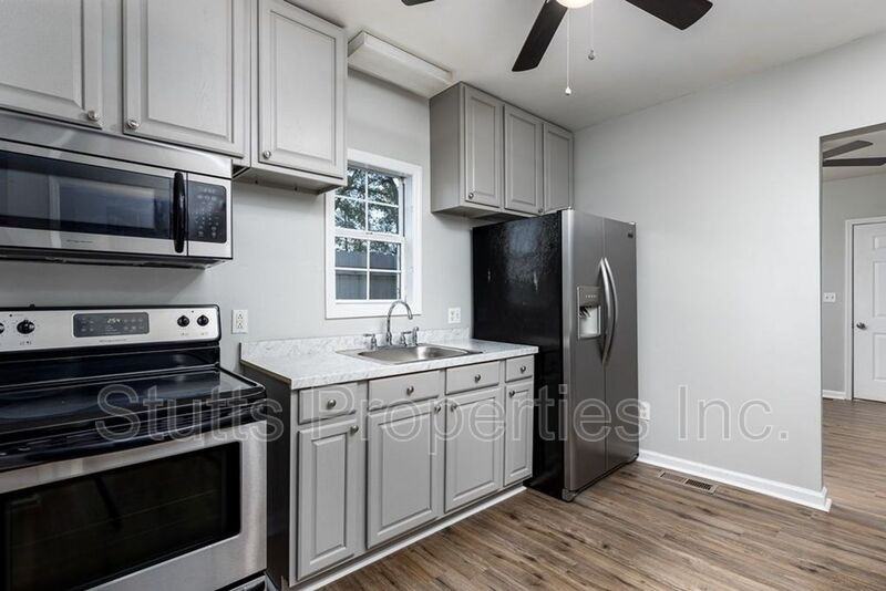 508 E 6th St - Photo 3 of 13