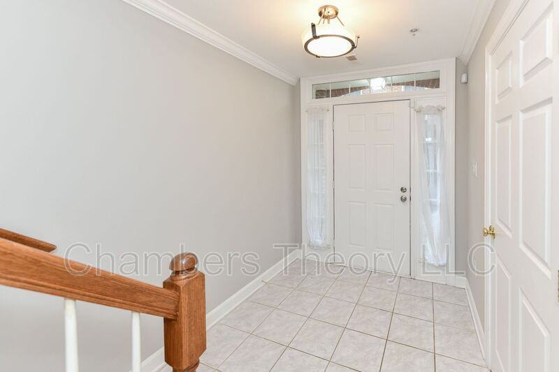 1114 N Stafford St #B - Photo 2 of 32